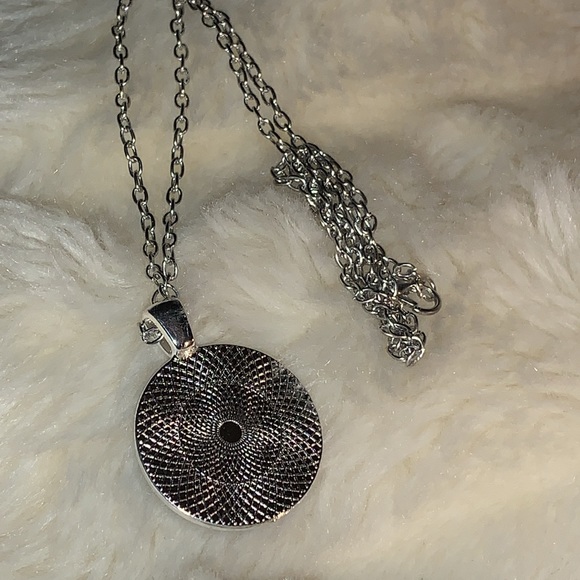 Zodiac wheel astrology pendant necklace new - Picture 3 of 5